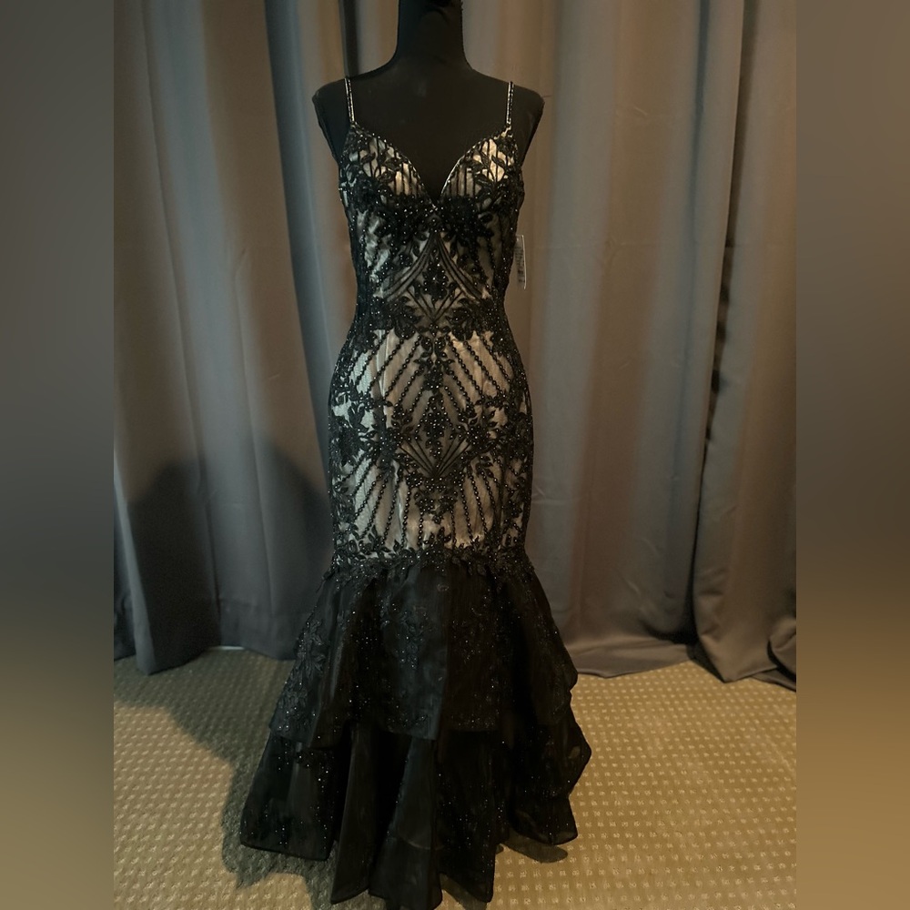 Black Lacey Dress (Event/Prom)